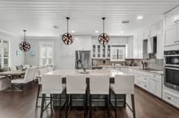 Wood Beach Retreat - Image 4