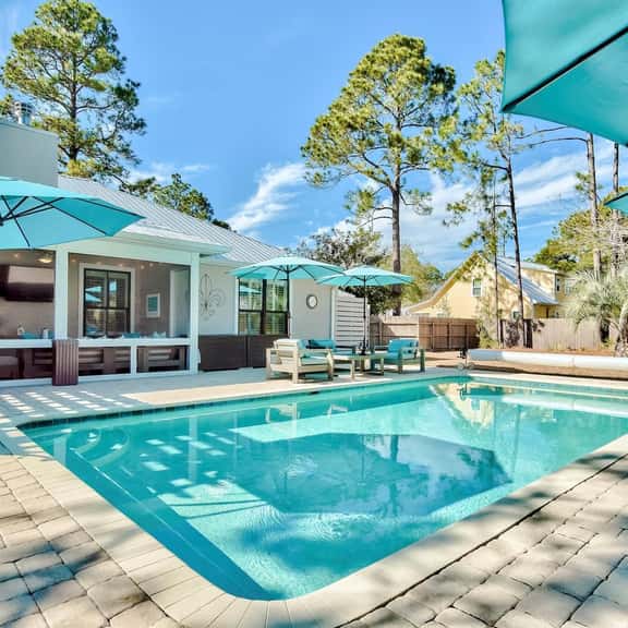 Wood Beach Retreat - Image 1