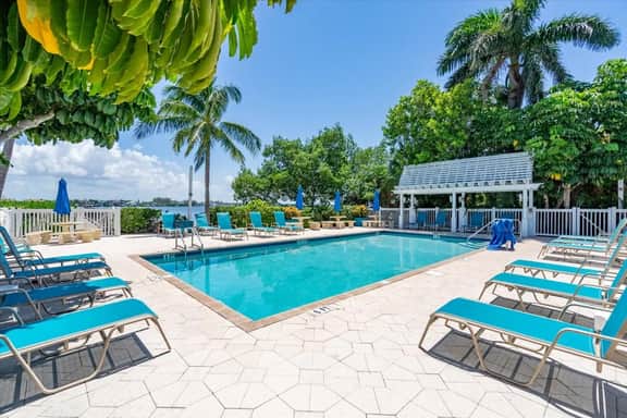 TRADEWINDS COTTAGE #31 - Image 5