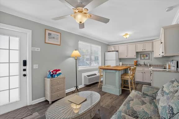 TRADEWINDS COTTAGE #31 - Image 3