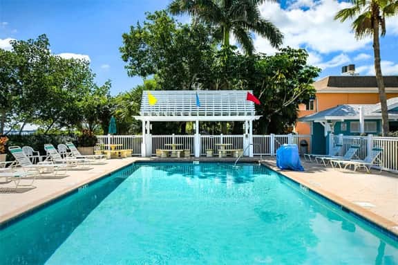 TRADEWINDS COTTAGE #16 - Image 3